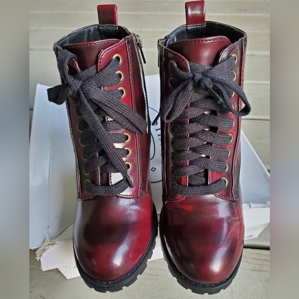 Steve Madden Andie Deep Cherry Burgundy Lace-Up Lug Sole Ankle Booties - Picture 5 of 16